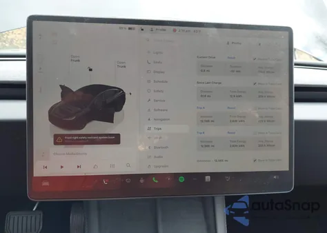 2025 Tesla Model 3 Long Range All-Wheel Drive z USA, uszkodzony, nr VIN 5YJ3E1EB1SF888373